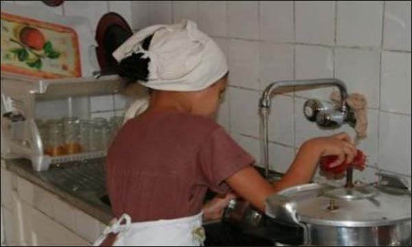 المغرب يعتمد قانون جديد يكرس حقوق عاملات المنازل