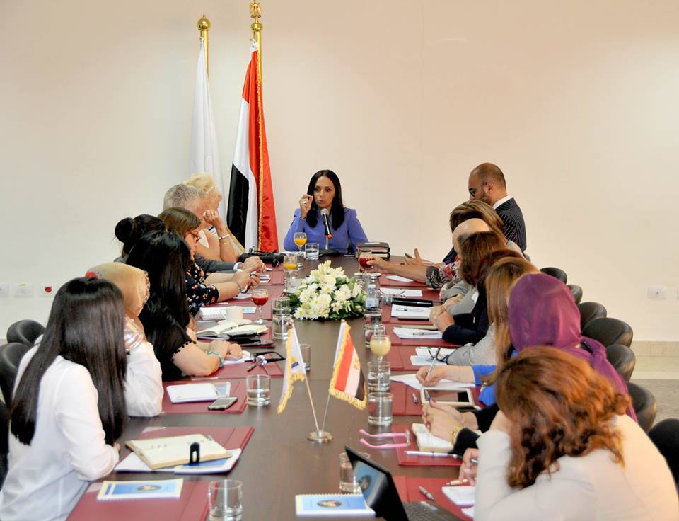 ”القومي للمرأة” يناقش مشروع ” نساء مصريات: رائدات المستقبل” المدعوم من السفارة الفرنسية