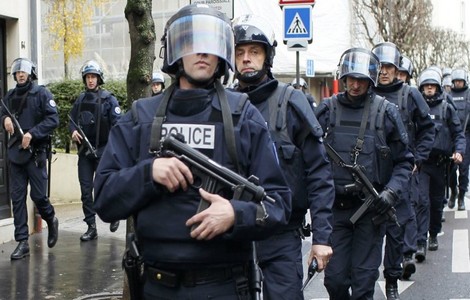 فرنسا: اعتقال 3 نساء يشتبه في تخطيطهن لهجوم إرهابي