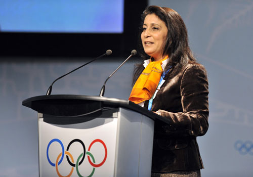 ”نوال المتوكل”.. أول وزيرة للرياضة في العالم العربي