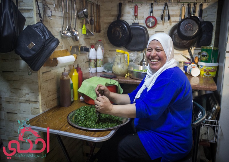 مطبخ ”بيت العز” بنكهة نسائية