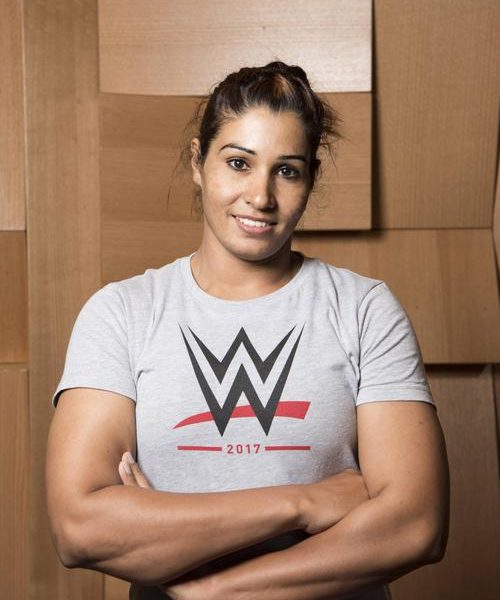 كافيتا ديفي.. أول مصارعة هندية محترفة تشارك في منافسات WWE 