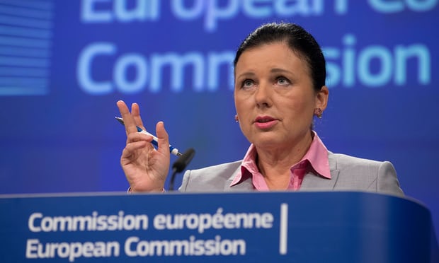 الاتحاد الأوروبي يسعى إلى زيادة حصة النساء 40% بمجالس الشركات