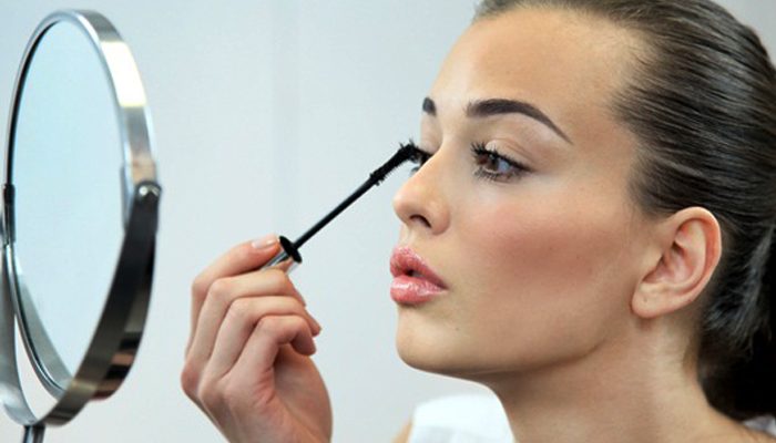 زيادة أسعار ال make up تجبر السيدات على البدائل الطبيعية
