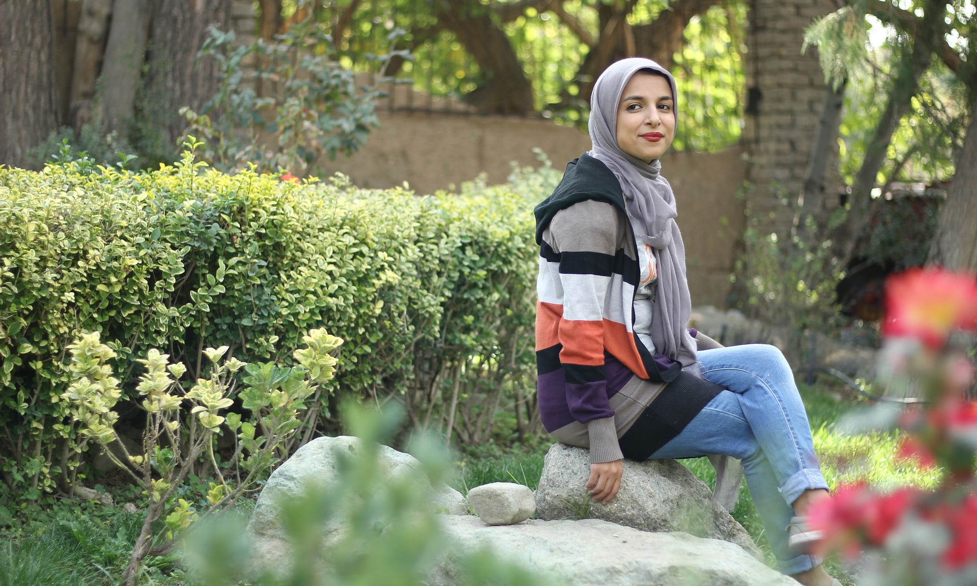 ” زينب موسوي” .. الإيرانية المُصرة على الكوميديا على الرغم من التهديدات 