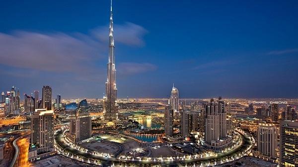 ”برج خليفة” يستعد لسنة جديدة ومختلفة بالليزر