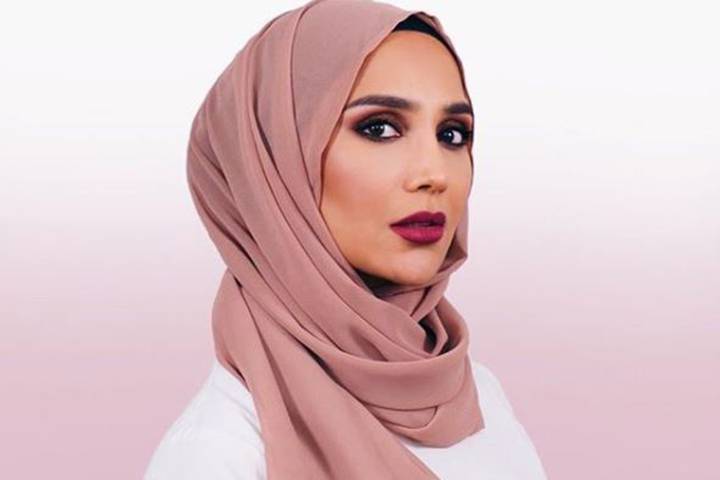 عارضة الأزياء المسلمة تنسحب من الحملة الدعائية لشركة لوريال
