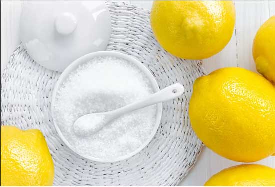 استخدامات ملح الليمون في التنظيف والبشرة