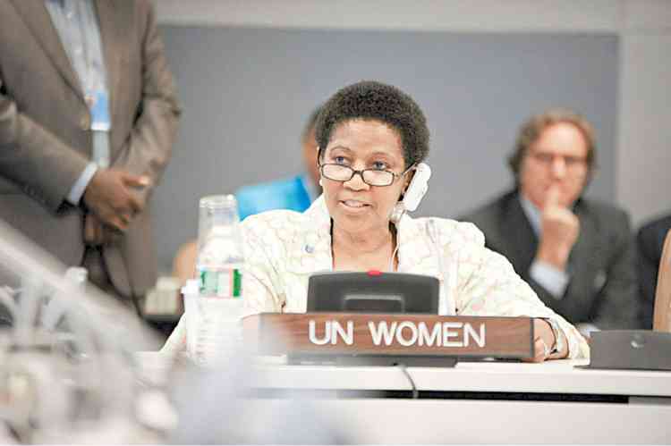 الأمم المتحدة للمرأة: النساء في مواجهة كوفيد-19