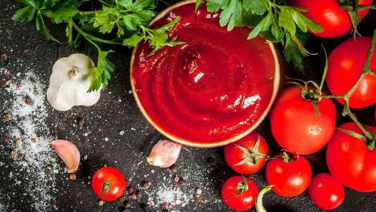 طريقة عمل صلصة الطماطم لأطباق متنوعة بمذاق شهي