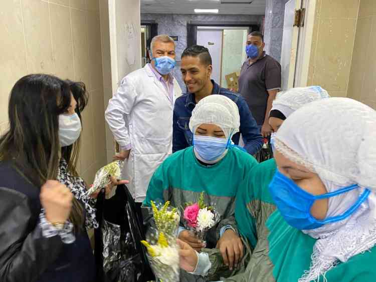 قومي المرأة يزور مستشفيات العزل لتقديم الشكر