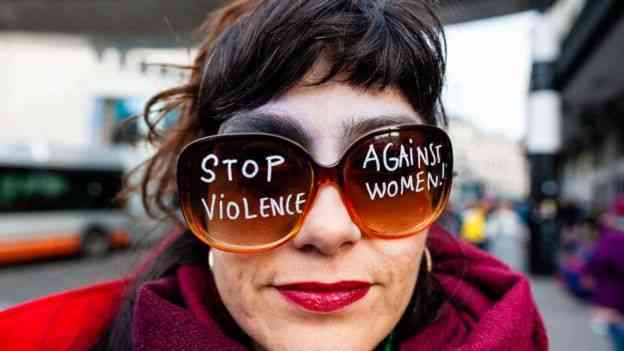 نساء بريطانيا تعرضن للضرب والعنف أثناء ممارسة الجنس