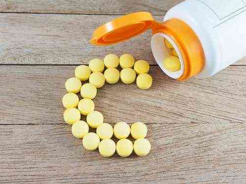 أهم أضرار فيتامين سي في حالة الإفراط في تناوله