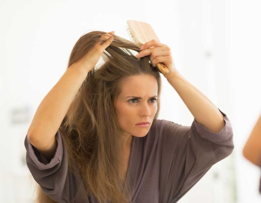 علاج قشرة الشعر المزمنة نهائيا في المنزل
